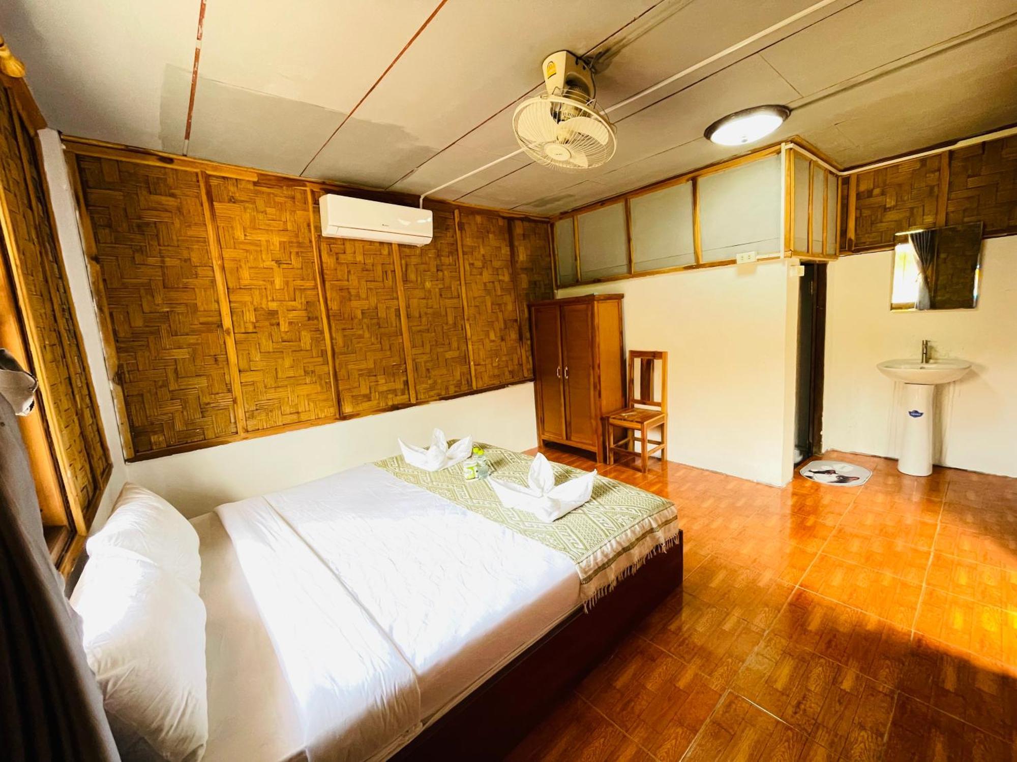 Nong Khiaw Ing Ing Mountain View Bed & Breakfast Exterior photo